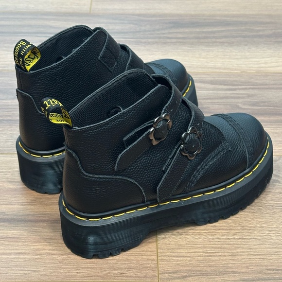Dr. Martens Devon Flower Buckle Leather Platform Boots in Black Size 8.5 - Picture 5 of 16